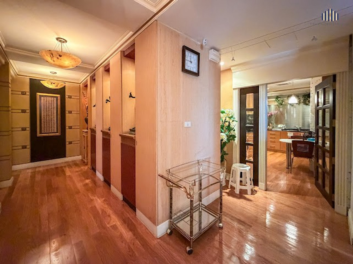 For SaleCondoRama3 (Riverside),Satupadit : Large unit on the 33rd floor, beautifully and luxuriously decorated, great value with Chao Phraya River view! Condo for sale at Salintara Condominium Rama 3, size 225.31 sq.m., near Terminal 21 Rama 3. Urgent sale.