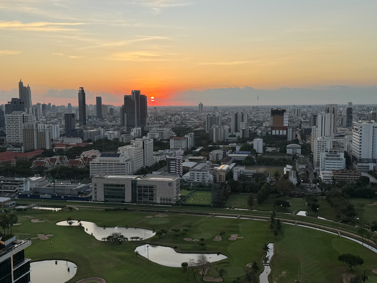 For RentCondoWitthayu, Chidlom, Langsuan, Ploenchit : For rent at Hansar Rajdamri 2-Bedroom ▪ High-floor with unblocked view of Polo track and Golf course, Contact 062-496-6454