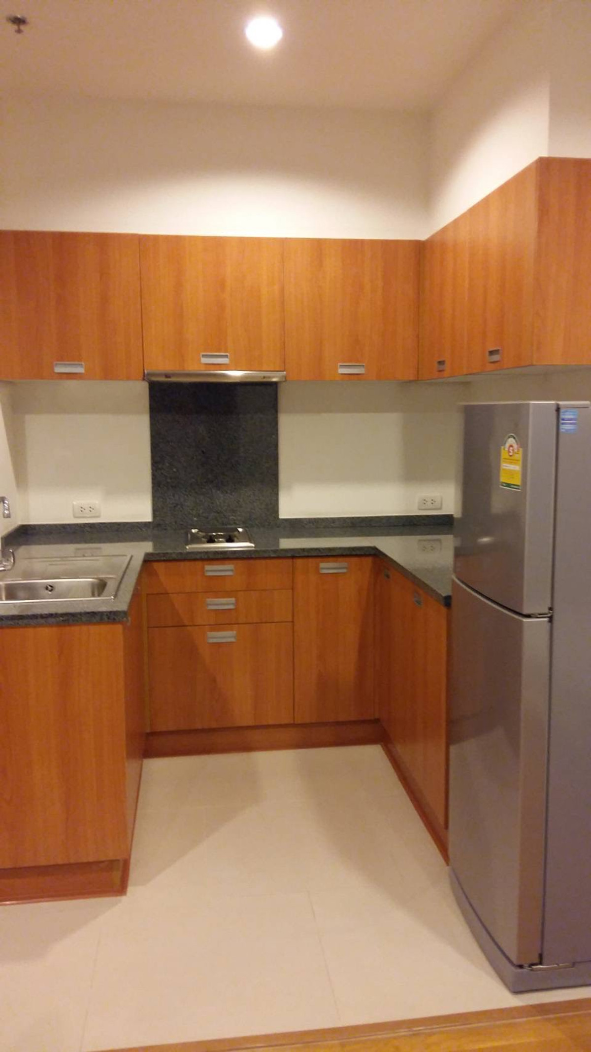 ให้เช่าคอนโดวงเวียนใหญ่ เจริญนคร : (ปล่อยเช่า) คอนโด Villa Sathorn ห้องสตูดิโอ 40 ตร.ม.  เฟอร์+เครื่องใช้ไฟฟ้าครบ พร้อมเข้าอยู่ ㅡ ติด🚆BTS กรุงธนบุรี