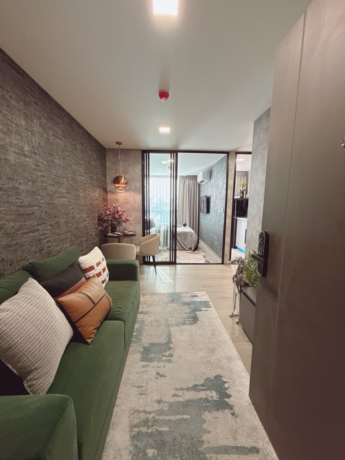 ขายคอนโดรัชดา ห้วยขวาง : 𝐌𝐀𝐑𝐎𝐎𝐍 𝐑𝐀𝐓𝐂𝐇𝐀𝐃𝐀 𝟑𝟐 𝐅𝐑𝐄𝐄 เงินดาวน์ 𝟎 บาท ผ่อนสบายๆ 𝟔,𝟗𝟎𝟎/เดือน ห้องใหม่ จากโครงการ ฟรีทึกค่าใช่จ่าย พร้อมเข้าอยู่ 