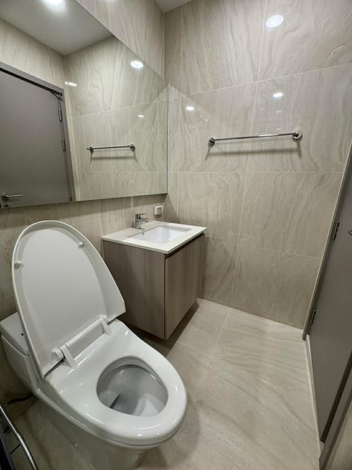 ให้เช่าคอนโดสุขุมวิท อโศก ทองหล่อ : ให้เช่า ชีวาทัย ทองหล่อ (33 ตร.ม.) 1 นอน 1 น้ำ เฟอร์ครบ พร้อมอยู่