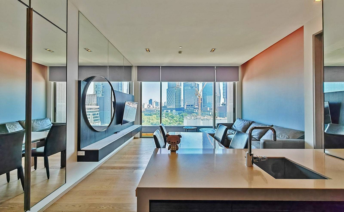 CondoSilom, Saladaeng, Bangrak : Condo for rent, Saladaeng One, in the heart of the big city - near BTS and MRT.