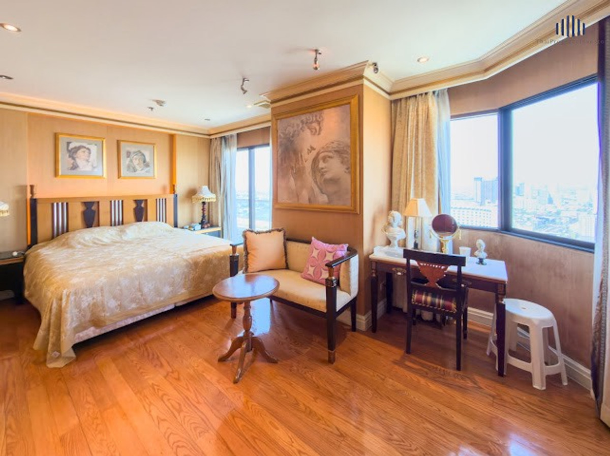 For SaleCondoRama3 (Riverside),Satupadit : Large unit on the 33rd floor, beautifully and luxuriously decorated, great value with Chao Phraya River view! Condo for sale at Salintara Condominium Rama 3, size 225.31 sq.m., near Terminal 21 Rama 3. Urgent sale.