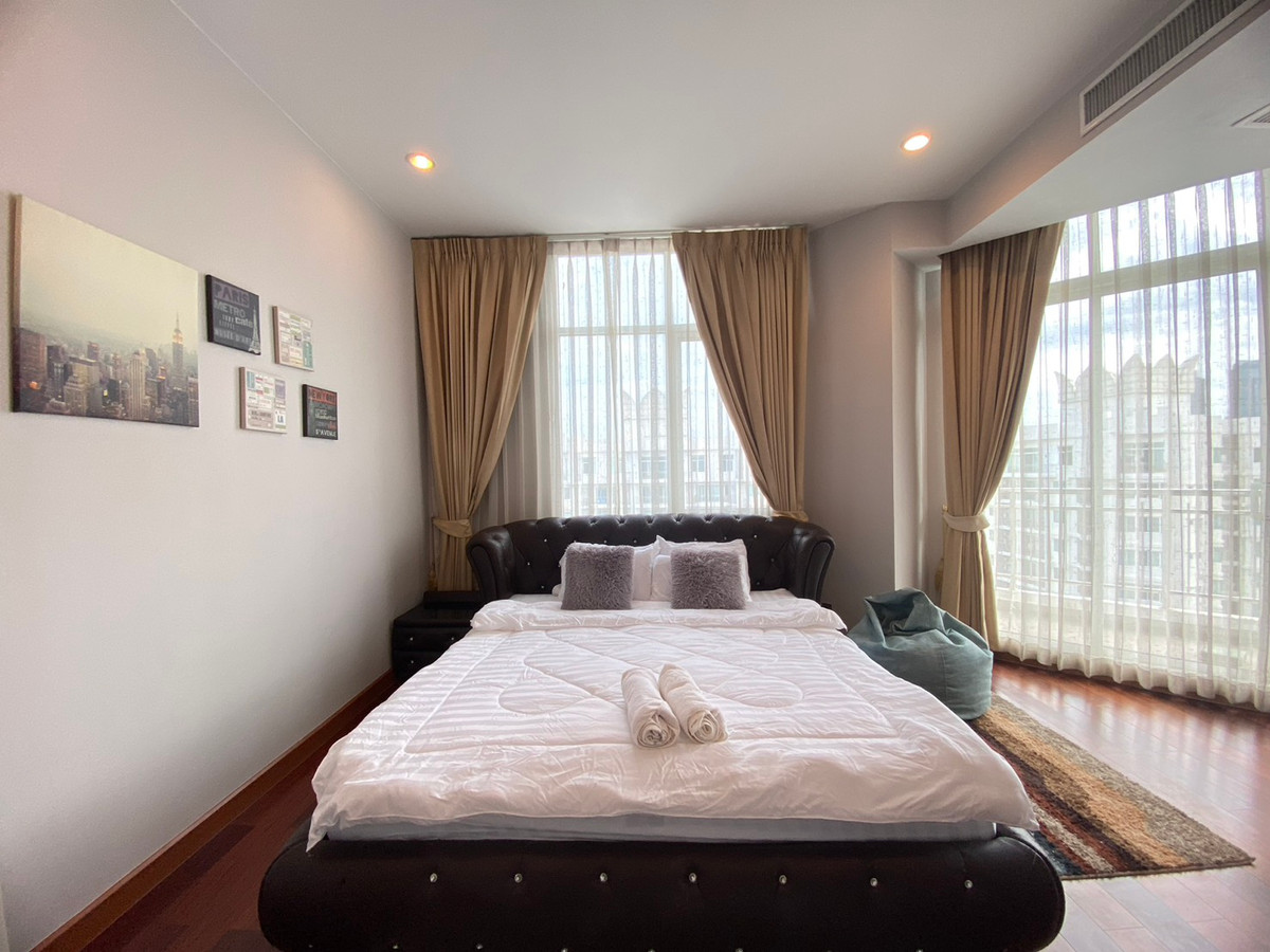For RentCondoRama9, Petchburi, RCA : Penthouse for rent✨5 bedrooms, near MRT Cultural Center: Supalai Wellington I Project: Spacious room, luxuriously decorated, fully furnished, ready to move in.
