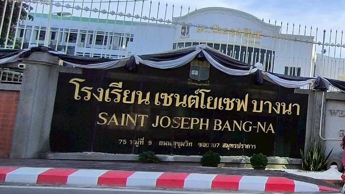 For SaleWarehouseBangna, Bearing, Lasalle : Land for sale with warehouse, Sukhumvit Road, Bangna, Bangkok, Soi Lasan 52, Soi Bearing 39, Soi Sri Dan 21, near MRT Sri Lasalle, only 2 kilometers, near Srinakarin Road. Near Sukhumvit Road Near Bangna-Trad Expressway