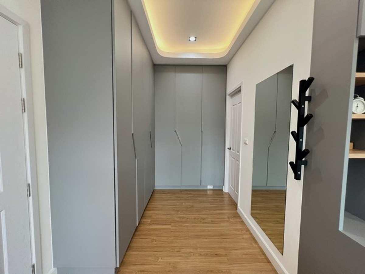 ให้เช่าบ้านปทุมธานี รังสิต ธรรมศาสตร์ : HR3264ให้เช่าบ้านเดี่ยวหรู แกรนดิโอ วิภาวดี-รังสิต (Grandio Vibhavadi) บ้านใหม่มาก ตกแต่งบิวท์อินทั้งหลัง สภาพสวยเหมือนมือหนึ่ง