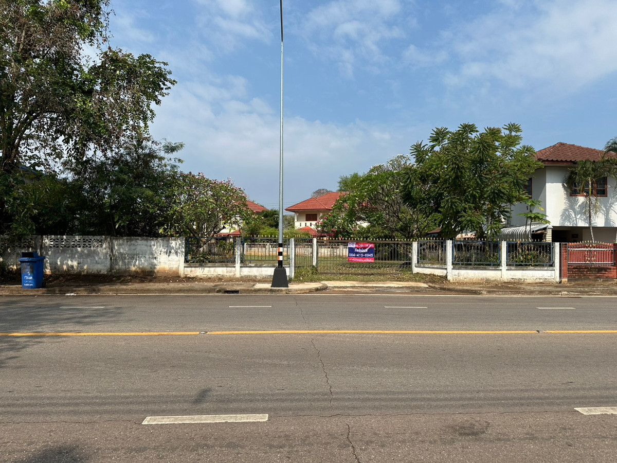 ขายที่ดินสกลนคร : ที่ดินแปลงสวย ถมแล้ว ติดถนนเสรีไทย เหมาะทำธุรกิจ