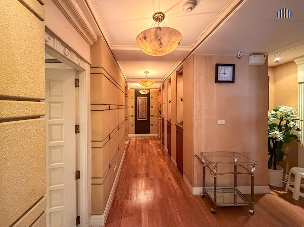 For SaleCondoRama3 (Riverside),Satupadit : Large unit on the 33rd floor, beautifully and luxuriously decorated, great value with Chao Phraya River view! Condo for sale at Salintara Condominium Rama 3, size 225.31 sq.m., near Terminal 21 Rama 3. Urgent sale.