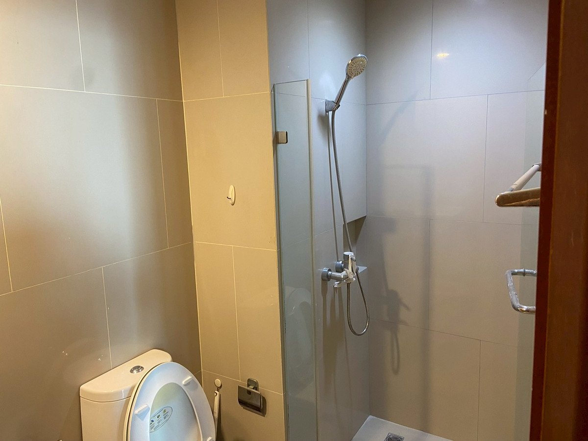 For RentCondoWongwianyai, Charoennakor : (For rent) Condo Villa Sathorn, Studio 42 Sq.m, GOOD PRICE! , high floor, beautiful view,openㅡ Next to 🚆BTS Krung Thonburi