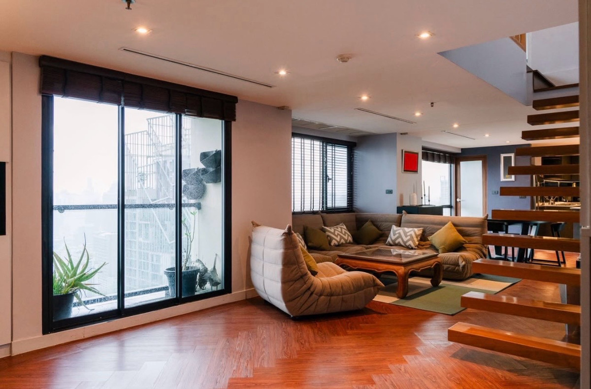 ให้เช่าคอนโดนานา : 💎 Rare Penthouse Duplex Unit