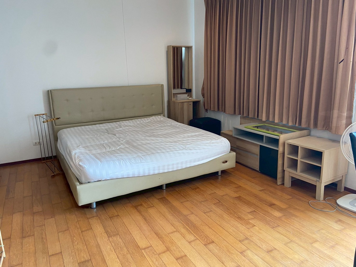 For RentCondoWongwianyai, Charoennakor : (For rent) Condo Villa Sathorn, Studio 42 Sq.m, GOOD PRICE! , high floor, beautiful view,openㅡ Next to 🚆BTS Krung Thonburi