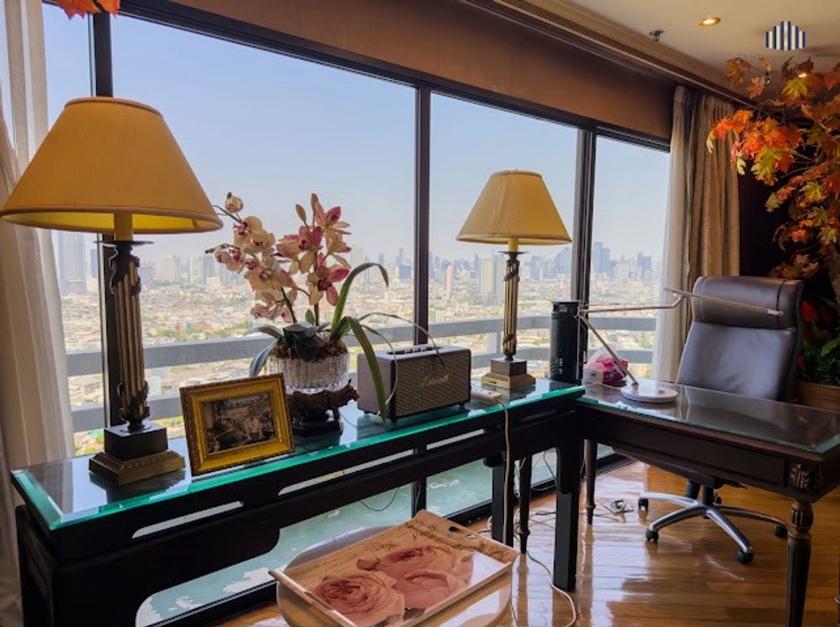 For SaleCondoRama3 (Riverside),Satupadit : Large unit on the 33rd floor, beautifully and luxuriously decorated, great value with Chao Phraya River view! Condo for sale at Salintara Condominium Rama 3, size 225.31 sq.m., near Terminal 21 Rama 3. Urgent sale.