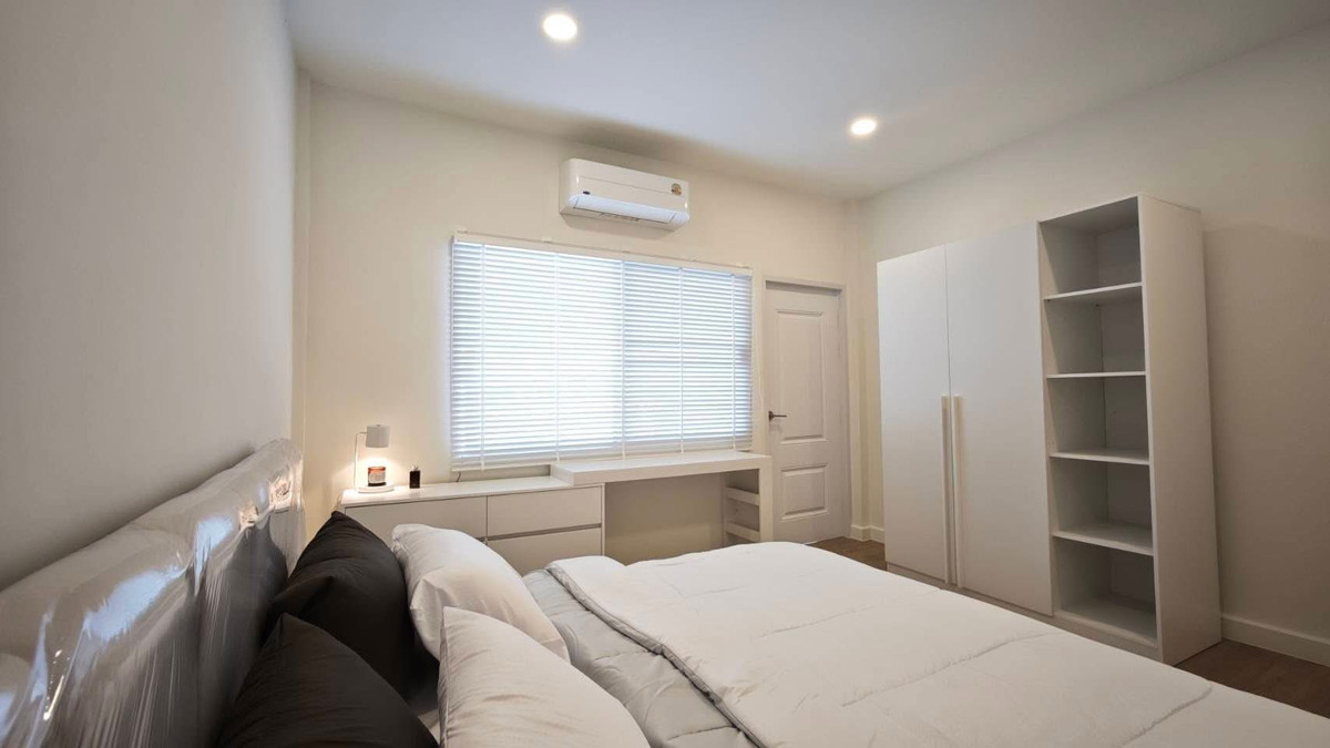 ทาวน์โฮมโชคชัย4 ลาดพร้าว71 : RH031126 ขาย/ให้เช่า ทาวน์เฮ้าส์ 2 ชั้น หลังมุม Fully Furnished ย่าน ลาดพร้าว