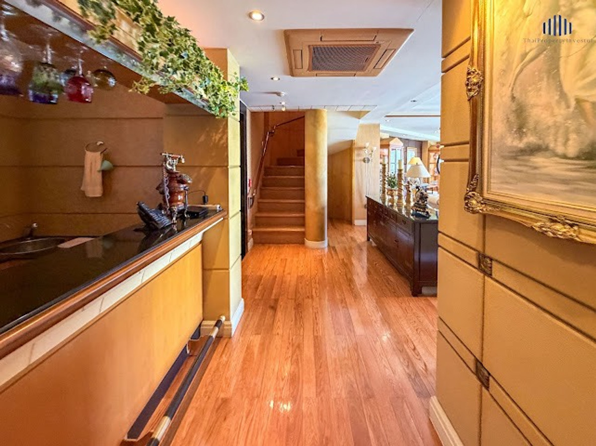 For SaleCondoRama3 (Riverside),Satupadit : Large unit on the 33rd floor, beautifully and luxuriously decorated, great value with Chao Phraya River view! Condo for sale at Salintara Condominium Rama 3, size 225.31 sq.m., near Terminal 21 Rama 3. Urgent sale.