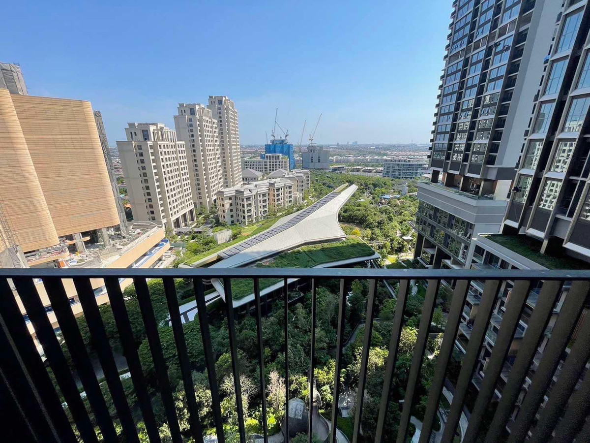 For RentCondoBangna, Bearing, Lasalle : Condo for rent, Whizdom The Forestias, near Mega Bangna, beautiful room, garden view, ready to move in.