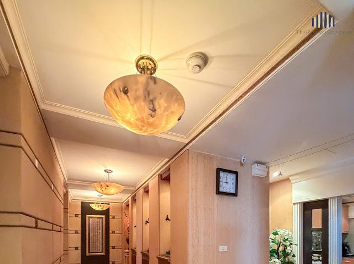 For SaleCondoRama3 (Riverside),Satupadit : Large unit on the 33rd floor, beautifully and luxuriously decorated, great value with Chao Phraya River view! Condo for sale at Salintara Condominium Rama 3, size 225.31 sq.m., near Terminal 21 Rama 3. Urgent sale.