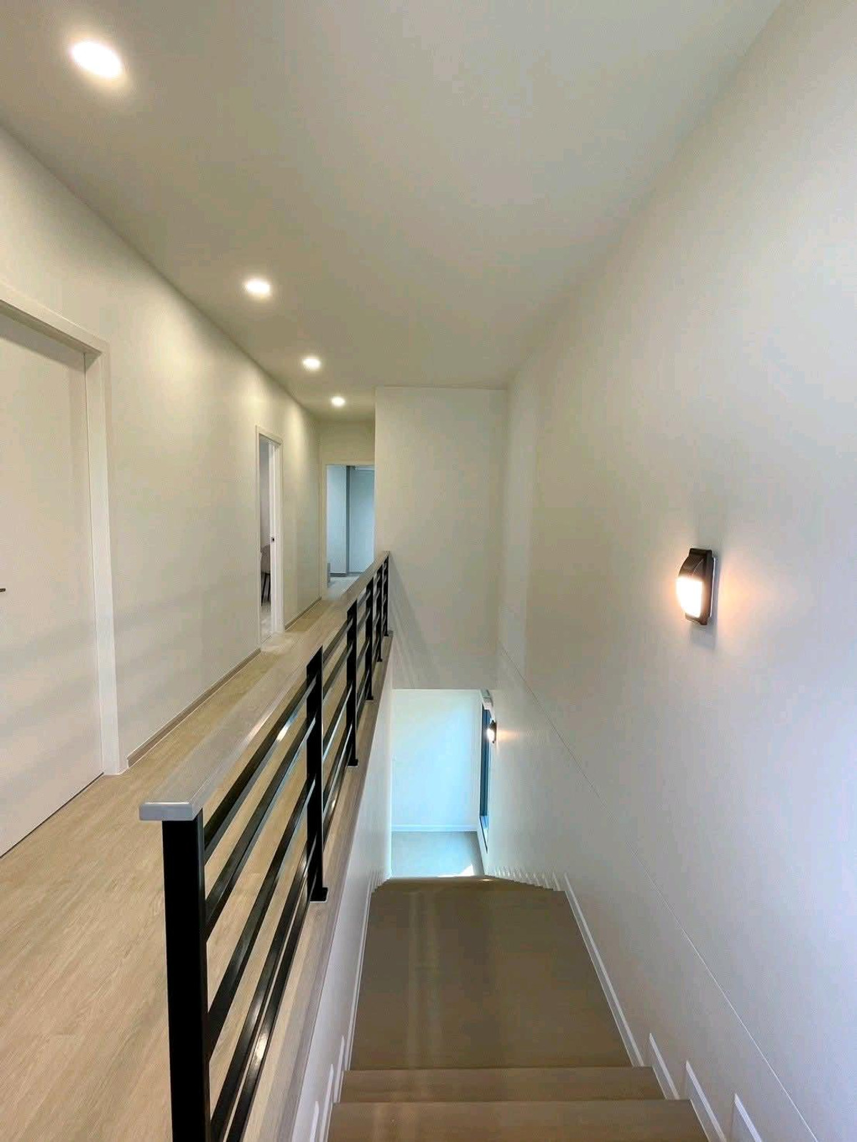 ให้เช่าบ้านสมุทรปราการ สำโรง : 🎗️🍃 บ้านสวยทำเลศักยภาพ ใกล้ห้าง ใกล้โรงเรียนนานาชาติ เหมาะกับครอบครัวต่างชาติ/ผู้บริหารที่ทำงานย่านบางนา 🚙 เพียง 4 นาที ถึง เมกาบางนา