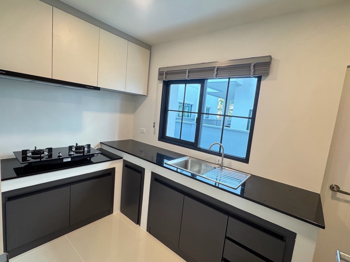 บ้านบางนา แบริ่ง ลาซาล : บ้านเดี่ยว 4 ห้องนอน Centro Bangna  ใกล้ Mega บางนา | ทำเลศักยภาพ ใกล้โรงเรียนนานาชาติและสนามบินสุวรรณภูมิ