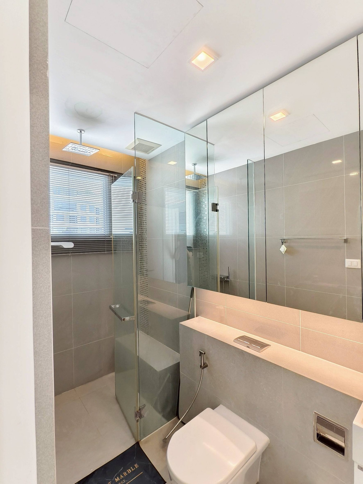 ให้เช่าคอนโดลาดพร้าว เซ็นทรัลลาดพร้าว : ให้เช่า The Saint Residence ราคา 32,000 บาท [JZr260303]