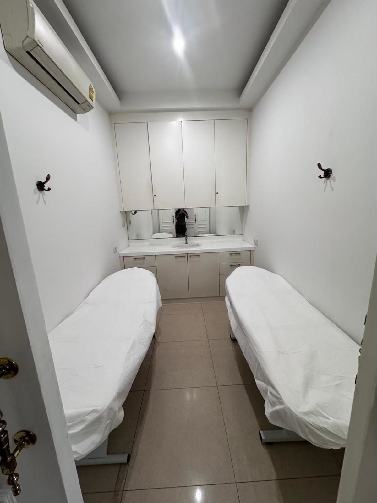 For SaleShop HousePhutthamonthon, Salaya : Commercial building for sale, Chinatown Salaya, near Central, Borommaratchachonnani Rd., decorated, ready to move in and operate.