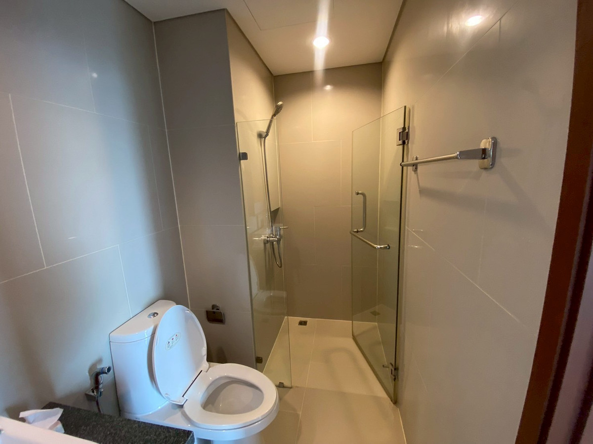 For RentCondoWongwianyai, Charoennakor : (For rent) Condo Villa Sathorn, studio room 40 sq m, fully furnished + electrical appliances. Ready to move in ㅡ next to 🚆BTS Krung Thonburi