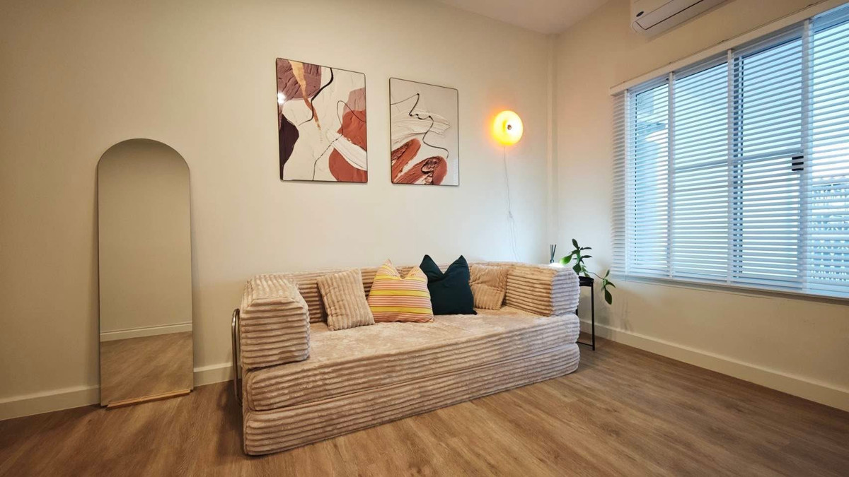 ทาวน์โฮมโชคชัย4 ลาดพร้าว71 : RH031126 ขาย/ให้เช่า ทาวน์เฮ้าส์ 2 ชั้น หลังมุม Fully Furnished ย่าน ลาดพร้าว