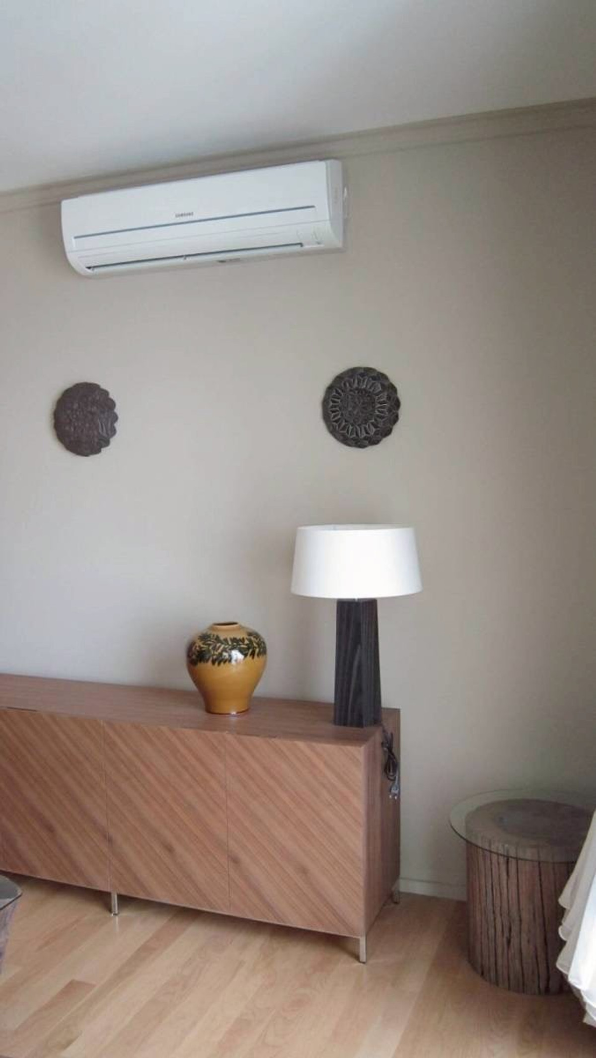 For RentCondoWongwianyai, Charoennakor : (For rent) Condo Villa Sathorn, studio room 47 sq m, beautiful room, made into a partition, high floor, complete with furniture + electrical appliances ㅡ Next to 🚆BTS Krung Thonburi.