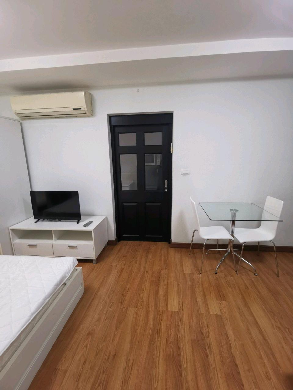 For RentCondoRatchadapisek, Huaikwang, Suttisan : 🍒 Condo for rent, Huai Khwang, good location.