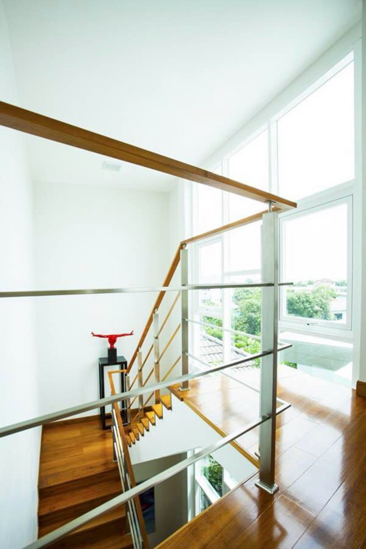 ให้เช่าบ้านโชคชัย4 ลาดพร้าว71 : บ้านเดี่ยว พลูวิลล่า โชคชัย4 ลาดพร้าว 
ให้เช่า 3ห้องนอน 3ห้องน้ำในตัวทุกห้อง มีห้องแม่บ้านแยกต่างหาก