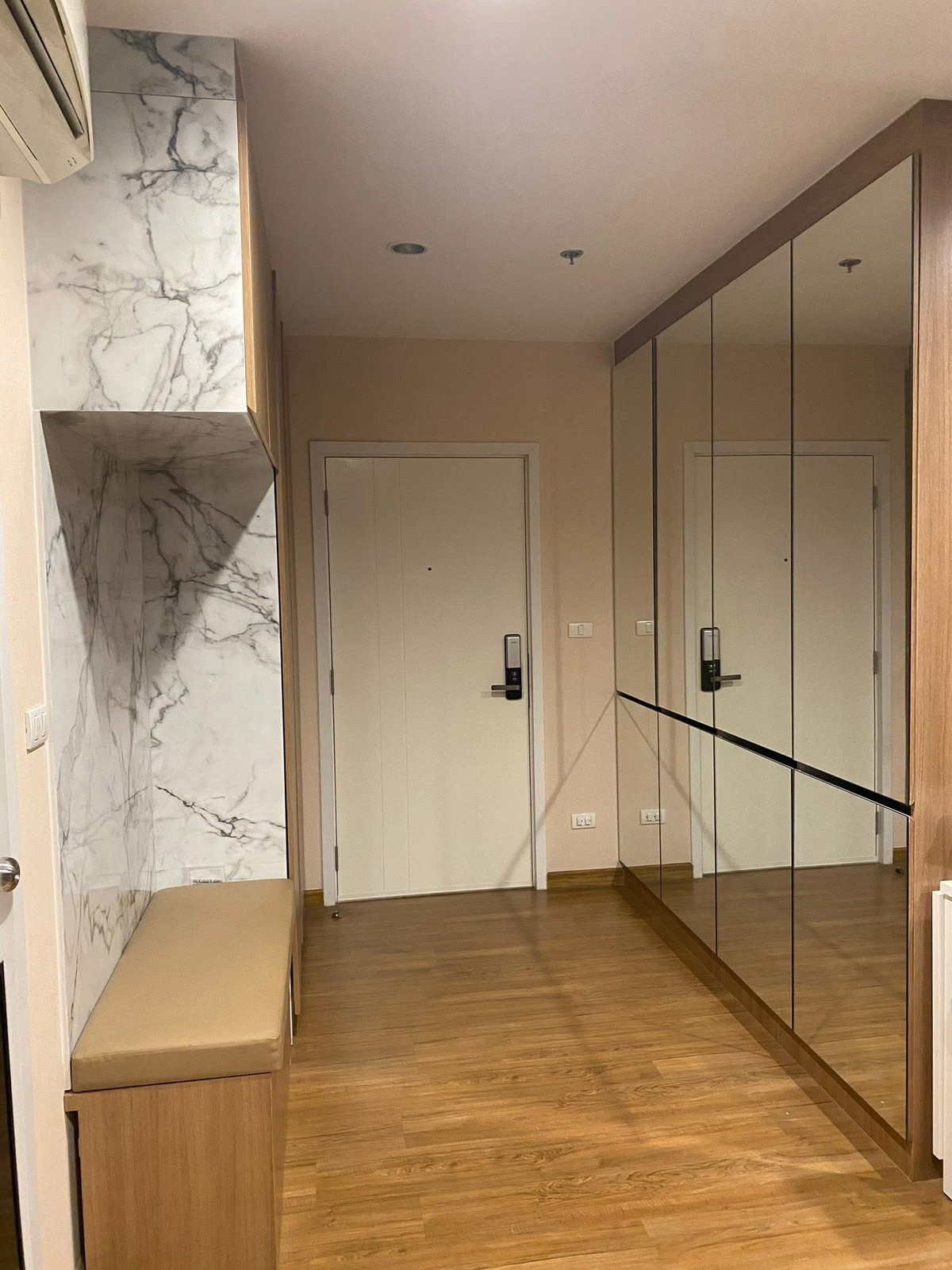 ให้เช่าคอนโดบางซื่อ วงศ์สว่าง เตาปูน : ให้เช่า ✨ The Tree Interchange ✨ เฟอร์นิเจอร์ และ เครื่องใช้ไฟฟ้าครบ ใกล้ MRT บางโพ