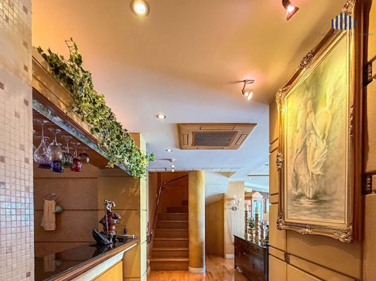 For SaleCondoRama3 (Riverside),Satupadit : Large unit on the 33rd floor, beautifully and luxuriously decorated, great value with Chao Phraya River view! Condo for sale at Salintara Condominium Rama 3, size 225.31 sq.m., near Terminal 21 Rama 3. Urgent sale.