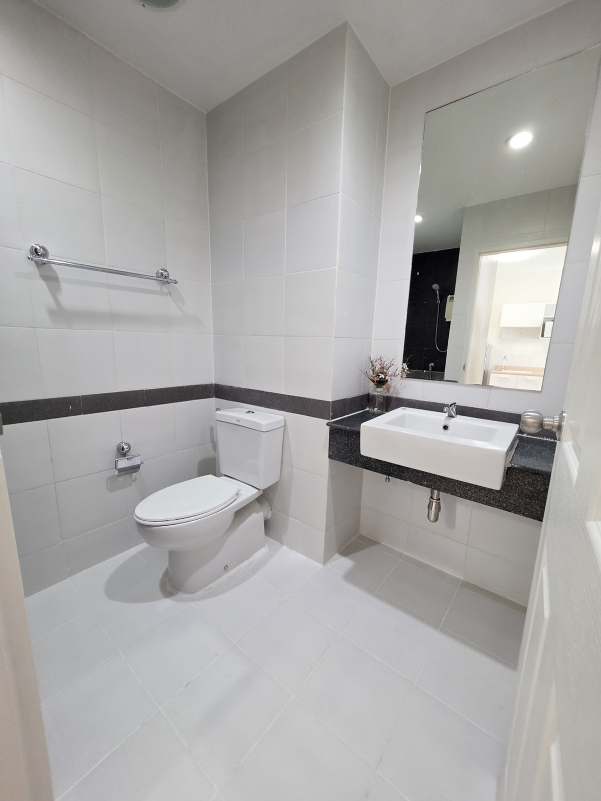 For SaleCondoOnnut, Udomsuk : K-6778 for sale!! Beautiful room, newly decorated, pool view, high floor, A space condo, Sukhumvit 77.