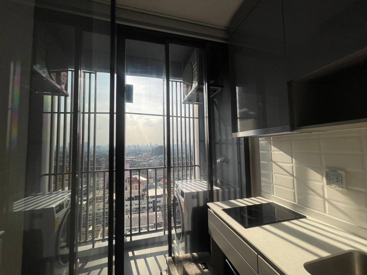 For RentCondoRamkhamhaeng, Hua Mak : For rent 📍 Modiz Rhyme Ramkhamhaeng 📍 Fully furnished with appliances. Near MRT Ramkhamhaeng.