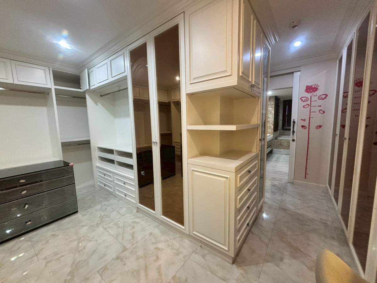 For SaleShop HousePhutthamonthon, Salaya : Commercial building for sale, Chinatown Salaya, near Central, Borommaratchachonnani Rd., decorated, ready to move in and operate.