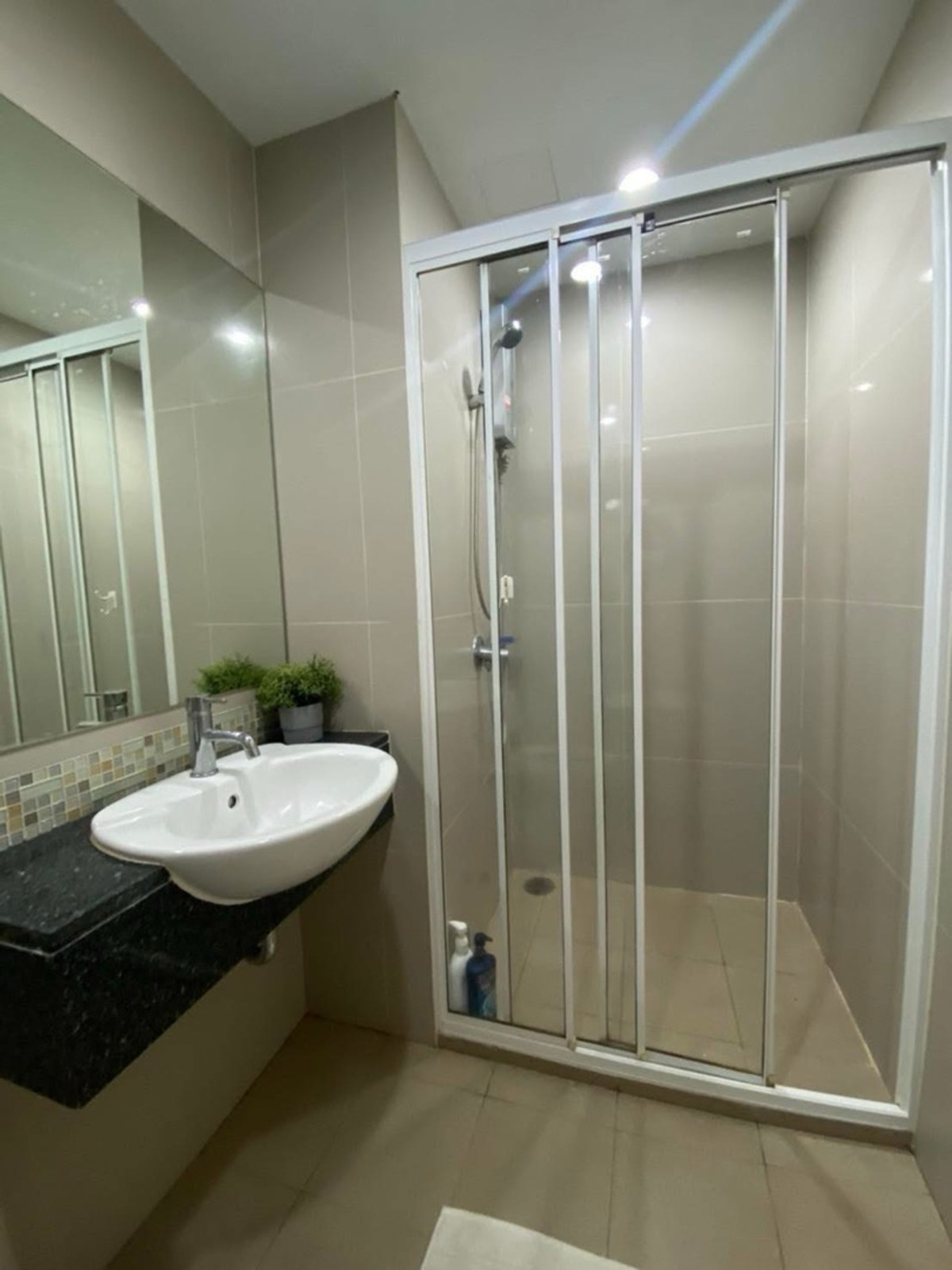 For RentCondoWongwianyai, Charoennakor : For rent: The Niche Taksin Project (next to Wongwian Yai)