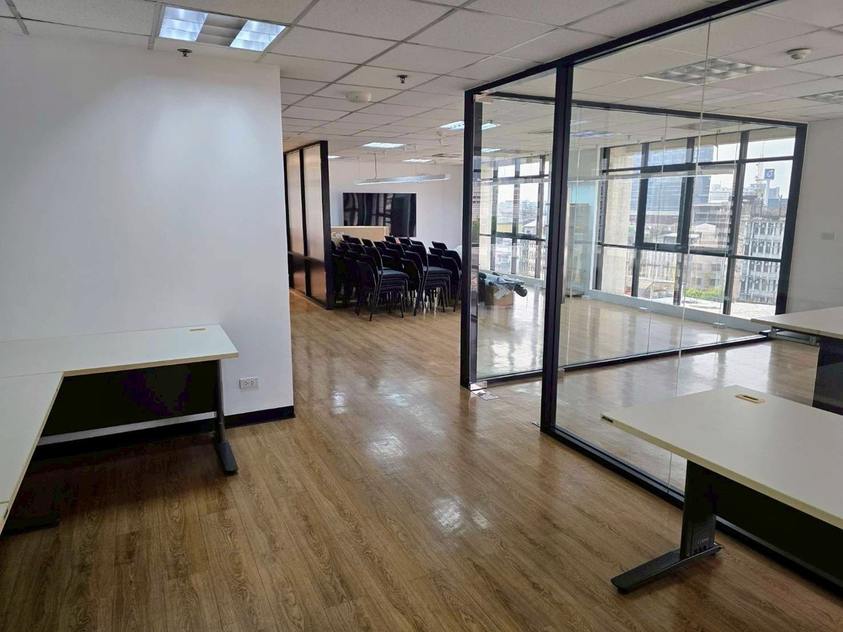For RentOfficeSiam Paragon ,Chulalongkorn,Samyan : BBD Building Rama4 100sqm Office Space For RENT Near MRT Sam Yan Hua Lamphong Samyan Mitrtown Silom MBK Siam Paragon