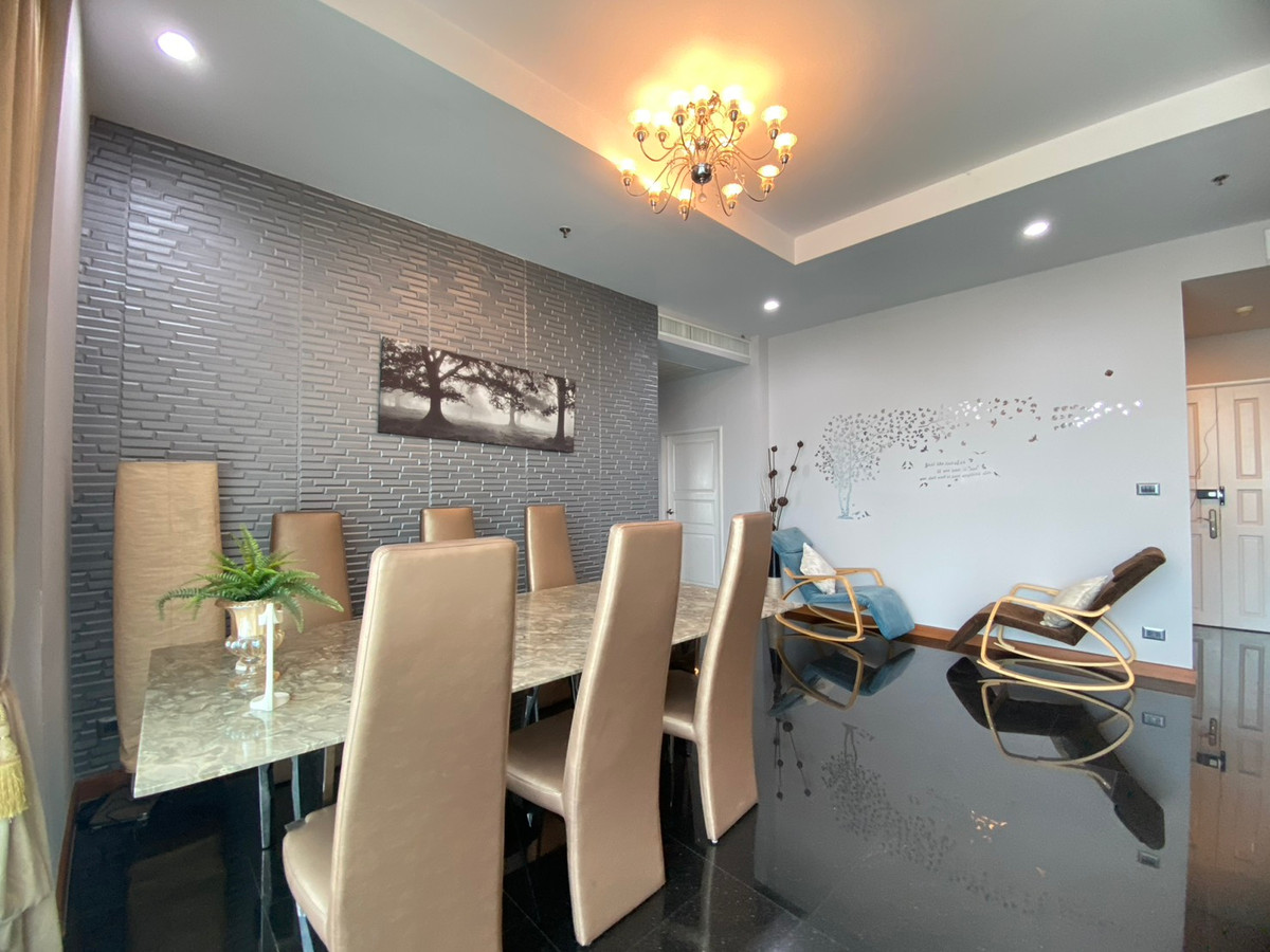 For RentCondoRama9, Petchburi, RCA : Penthouse for rent✨5 bedrooms, near MRT Cultural Center: Supalai Wellington I Project: Spacious room, luxuriously decorated, fully furnished, ready to move in.