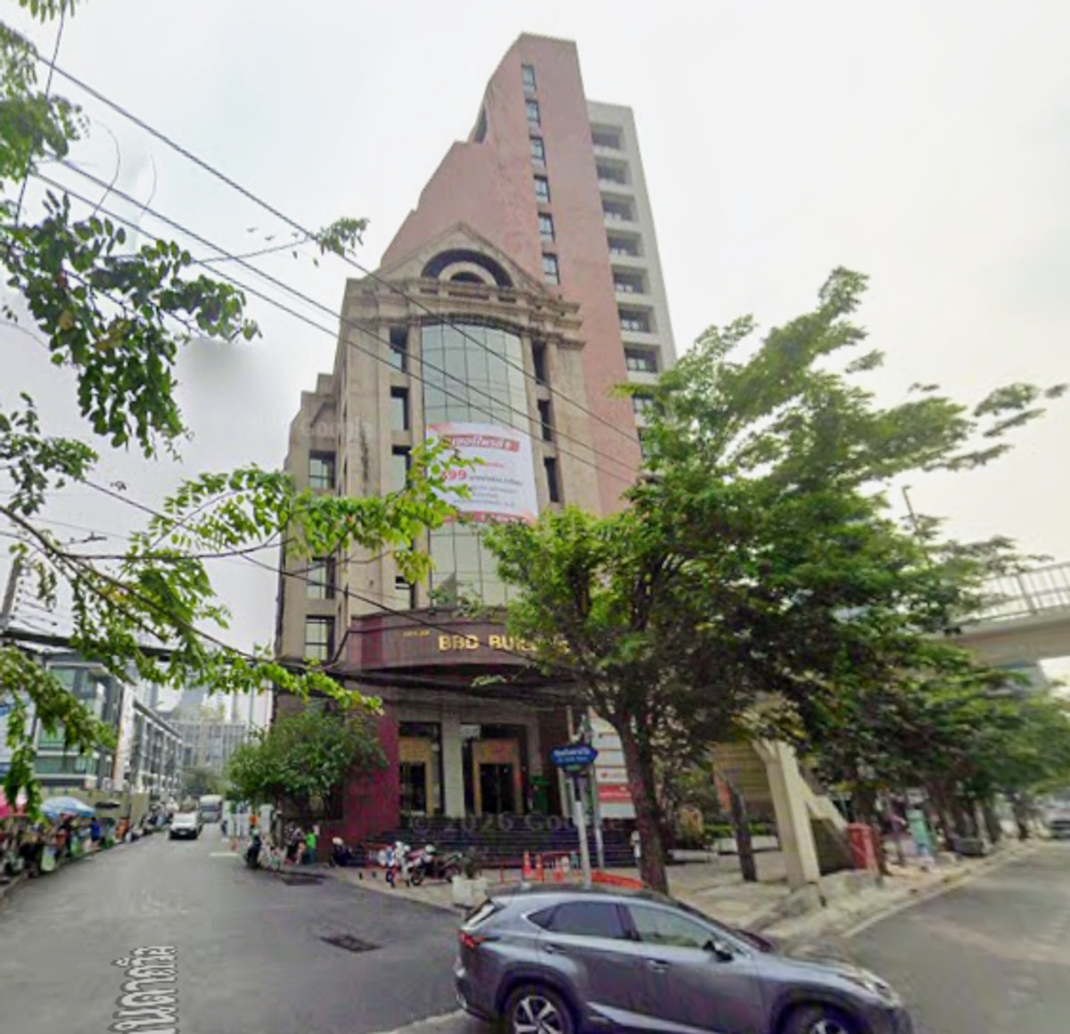 For RentOfficeSiam Paragon ,Chulalongkorn,Samyan : BBD Building Rama4 100sqm Office Space For RENT Near MRT Sam Yan Hua Lamphong Samyan Mitrtown Silom MBK Siam Paragon