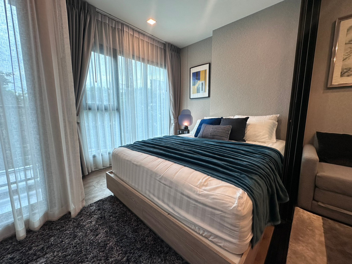 For RentCondoOnnut, Udomsuk : Suitable for those who want a new condo.  Never rented out, convenient travel, there is a shuttle and electric train.