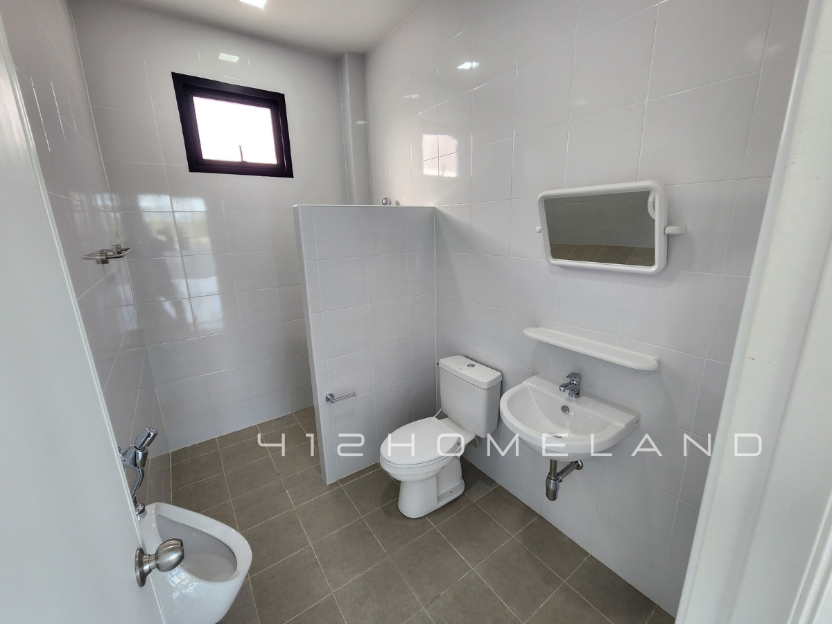 WarehouseSamut Prakan,Samrong : For sale, for rent, new warehouse, modern design, 729 sq m, area 1-0-18.7 rai, Bang Phli, water and electricity ready, large cars can enter, easy to travel.