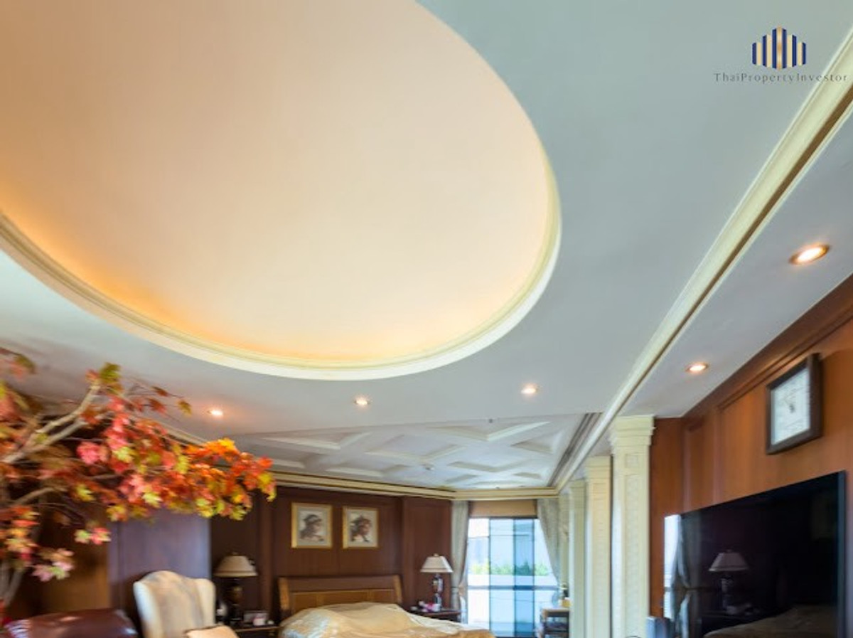 For SaleCondoRama3 (Riverside),Satupadit : Large unit on the 33rd floor, beautifully and luxuriously decorated, great value with Chao Phraya River view! Condo for sale at Salintara Condominium Rama 3, size 225.31 sq.m., near Terminal 21 Rama 3. Urgent sale.