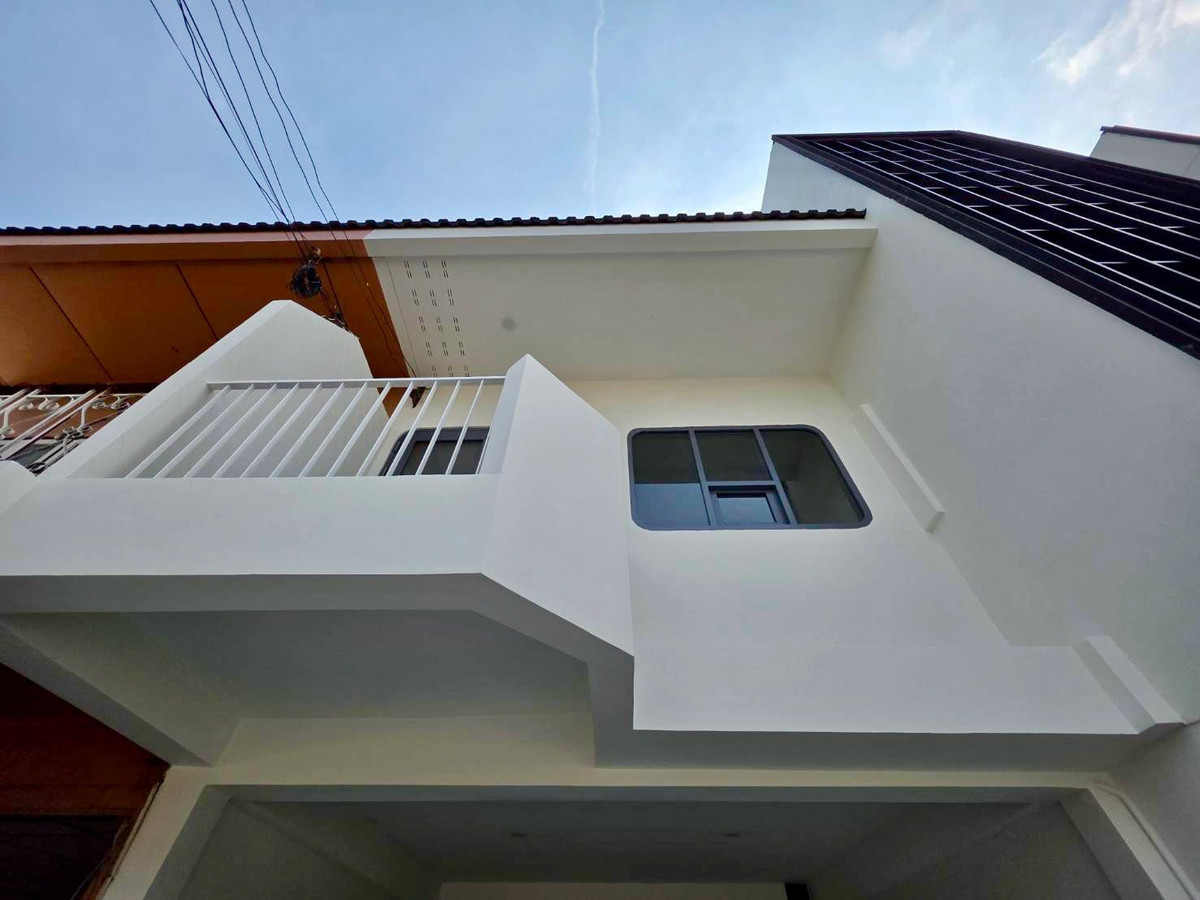 ให้เช่าทาวน์โฮมโชคชัย4 ลาดพร้าว71 : RH031026 ให้เช่า ทาวน์เฮาส์ 2 ชั้น รีโนเวทใหม่ ย่าน ลาดพร้าว เฟอร์นิเจอร์ครบ