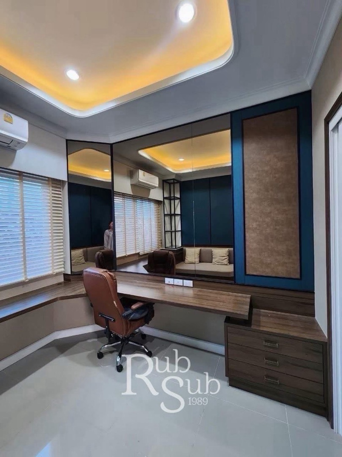 ให้เช่าบ้านปทุมธานี รังสิต ธรรมศาสตร์ : Salila🚩🏡 ✨ 𝐅𝐎𝐑 𝐑𝐄𝐍𝐓 | 𝐆𝐫𝐚𝐧𝐝𝐢𝐨 𝐕𝐢𝐛𝐡𝐚𝐯𝐚𝐝𝐢-𝐑𝐚𝐧𝐠𝐬𝐢𝐭 แกรนดิโอวิภาวดี - รังสิต

Luxury fully built-in house — Executive living