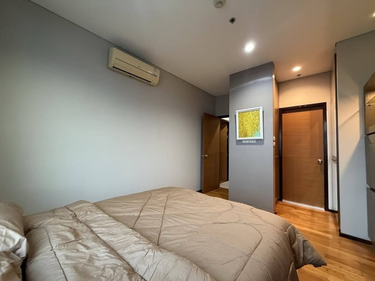 For RentCondoWongwianyai, Charoennakor : (For rent) Condo Villa Sathorn, 2 Beds, 2 Baths, 90 Sq.m., beautiful room, beautiful view, open, good breeze, complete with furniture + electrical appliances. Ready to move in ㅡnext to 🚆BTS Krung Thonburi