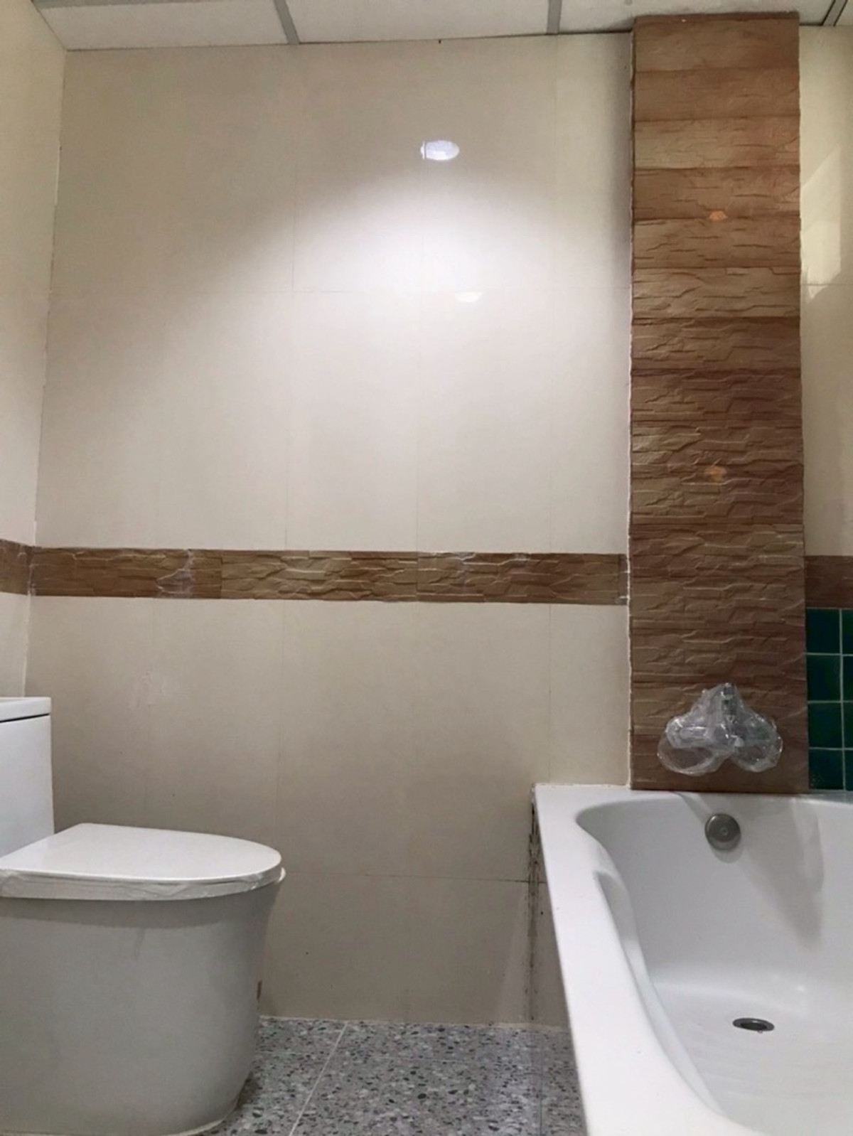 For SaleHotel&Apartment BusinessMin Buri, Romklao : 142-Unit Condo Project in Minburi–Lat Krabang Area — ~35% Below Bank Valuation, Ideal for Investment