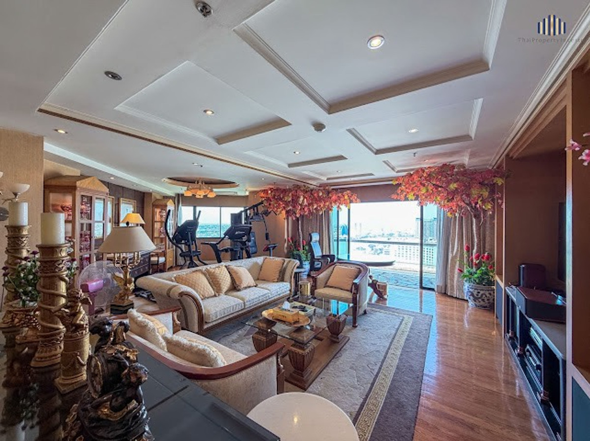 For SaleCondoRama3 (Riverside),Satupadit : Large unit on the 33rd floor, beautifully and luxuriously decorated, great value with Chao Phraya River view! Condo for sale at Salintara Condominium Rama 3, size 225.31 sq.m., near Terminal 21 Rama 3. Urgent sale.