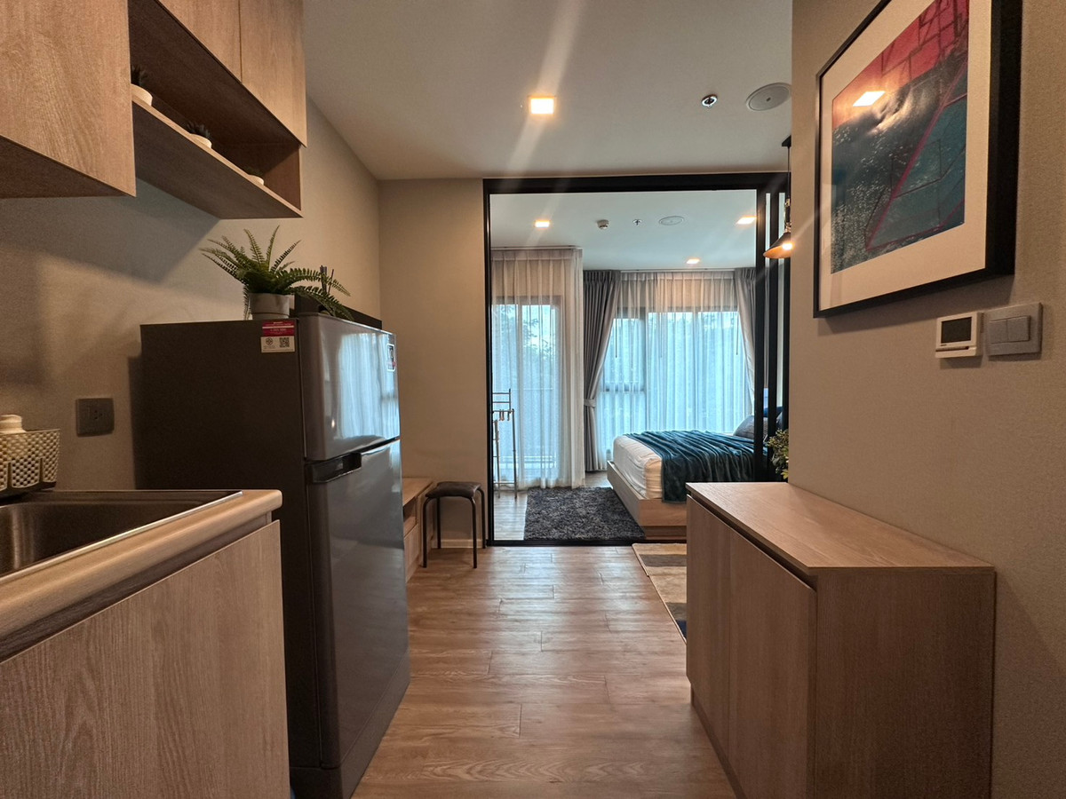 For RentCondoOnnut, Udomsuk : Suitable for those who want a new condo.  Never rented out, convenient travel, there is a shuttle and electric train.