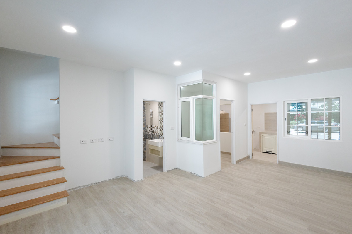 ขายทาวน์โฮมลาดกระบัง สุวรรณภูมิ : 🏡 ทาวน์โฮมหลังมุม ทำเลดีในโครงการ Golden Town3 บางนา–สวนหลวง