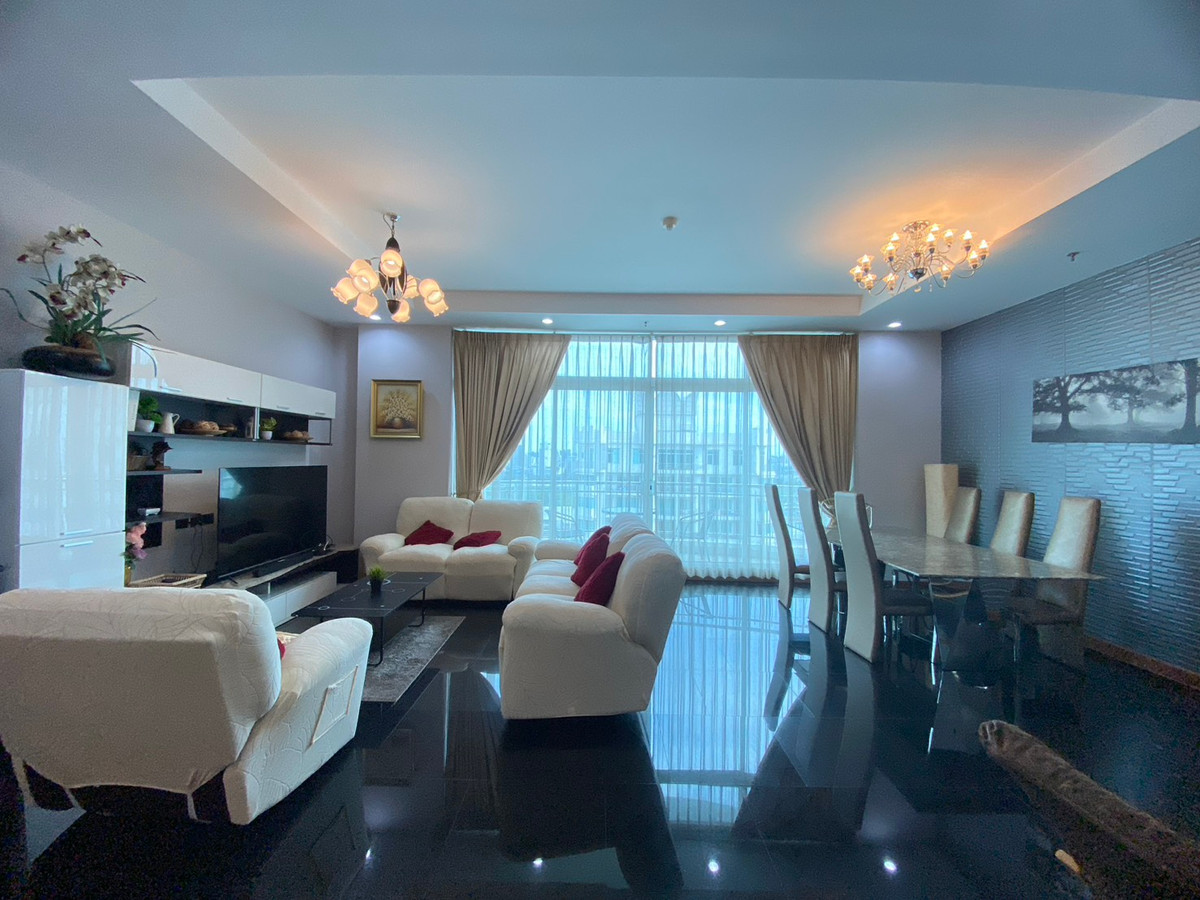 For RentCondoRama9, Petchburi, RCA : Penthouse for rent✨5 bedrooms, near MRT Cultural Center: Supalai Wellington I Project: Spacious room, luxuriously decorated, fully furnished, ready to move in.