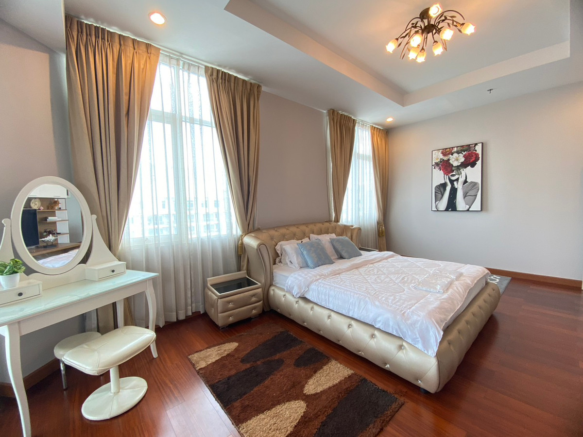 For RentCondoRama9, Petchburi, RCA : Penthouse for rent✨5 bedrooms, near MRT Cultural Center: Supalai Wellington I Project: Spacious room, luxuriously decorated, fully furnished, ready to move in.